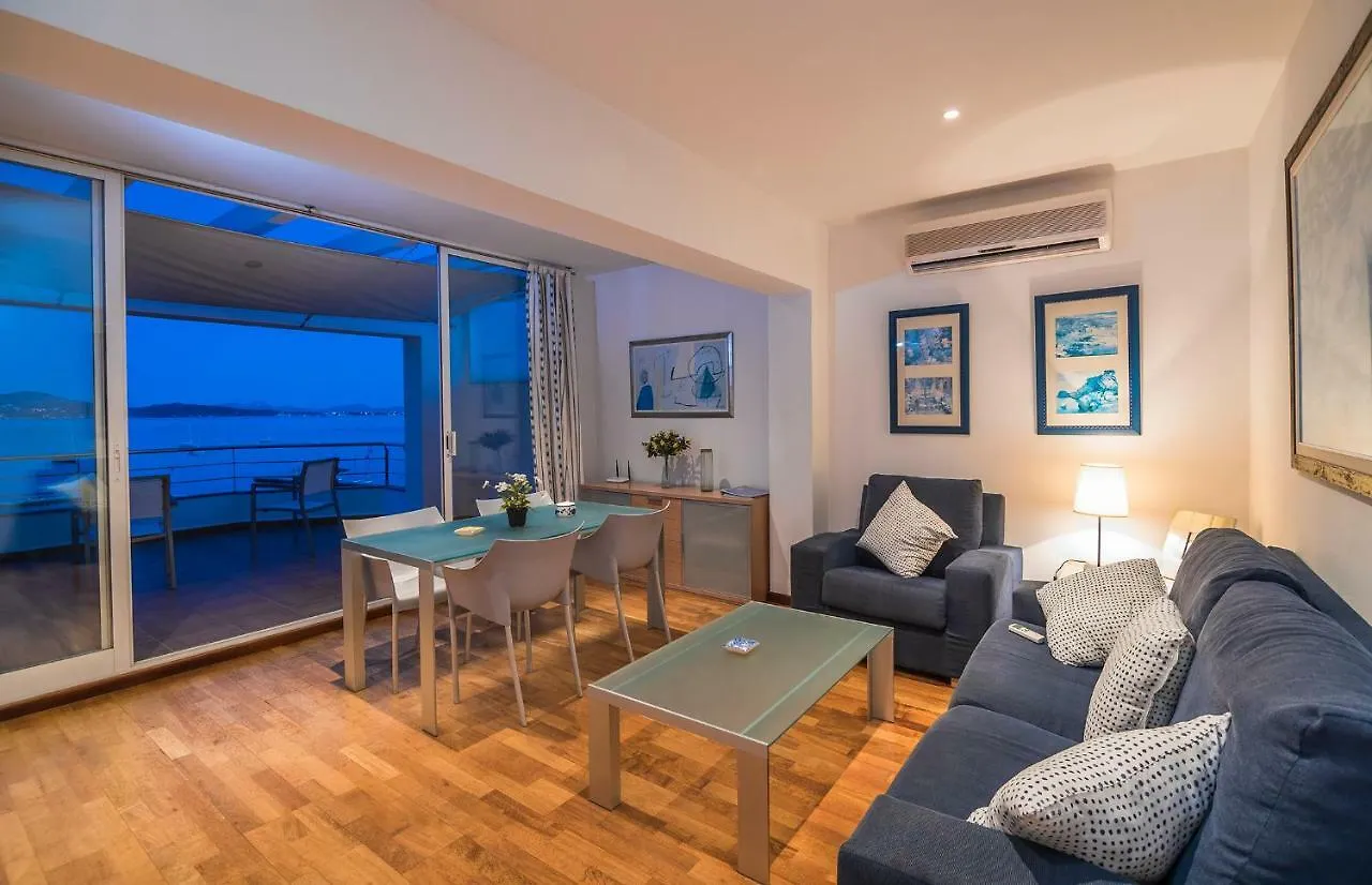 Beachfront Apartment Tanamar بورت دي بوينسا بيت للعطل